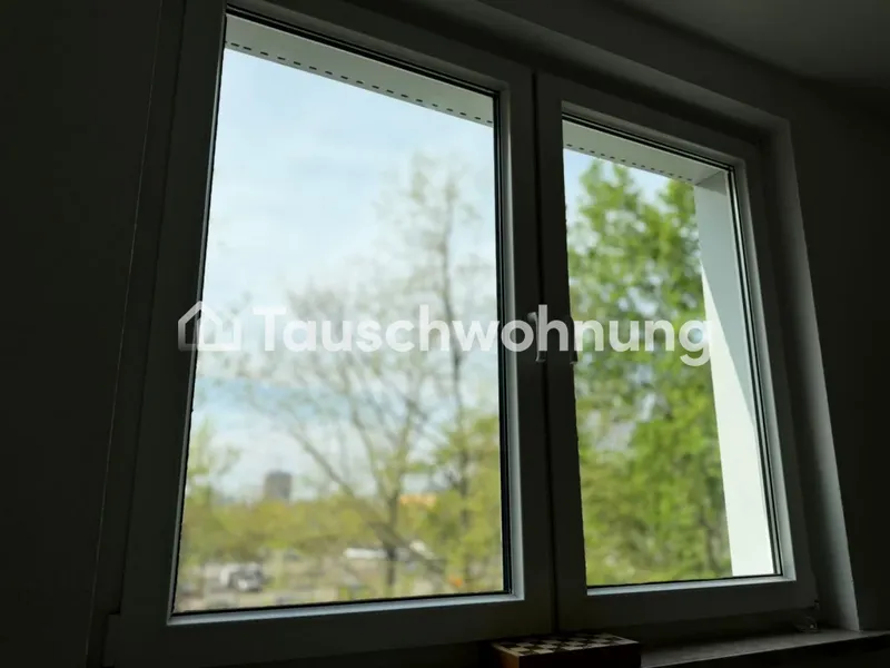 Tauschwohnung: Suche größere Wohnung in Berlin, biete 2-Zimmer-Flat